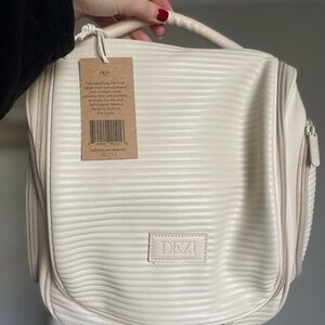 DEZI Ivory Travel Bag